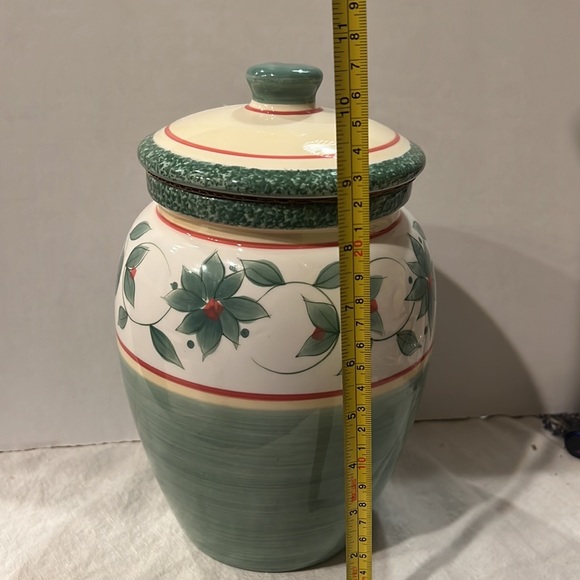 Pfaltzgraff cookie jar from Garden District collection. - Picture 5 of 6